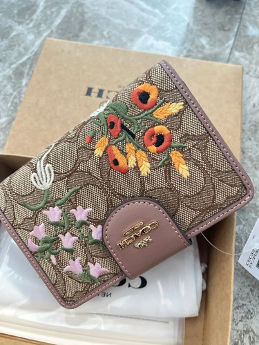 New coach cec32 medium corner - medium,